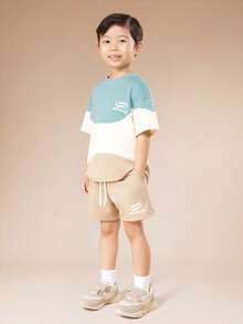 SUMWON Bộ đồ mùa hè cho bé trai gồm áo thun và quần short phối màu, cổ tròn, tay ngắn, in logo, kiểu dáng thường ngày. - Nhiều màu - Xem 1