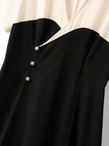 GlowEve CURVE Vestido de manga corta con fruncido y bloques de color negro y blanco para mujer de talla grande, adecuado para primavera, verano, otoño, invierno, bodas y fiestas - Blanco y Negro - Ver 3