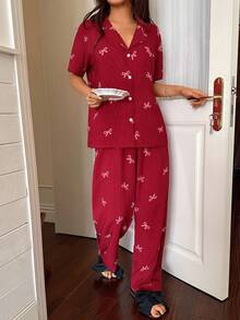 SHEIN 女款條紋蝴蝶結印花翻領短袖睡衣套裝 紅色夏季居家休閒服套裝 櫻桃睡衣套裝 - 紅色 - 查看 7