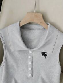 GlowEve Top sin mangas casual de mujer de verano con cuello falso bordado, de punto elástico y ajuste ceñido - Gris - Ver 8