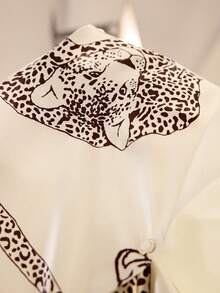 SHEIN Conjunto de pijama de cetim com estampa de leopardo, manga curta e calça comprida, tamanho grande. - Damasco - Ver 8