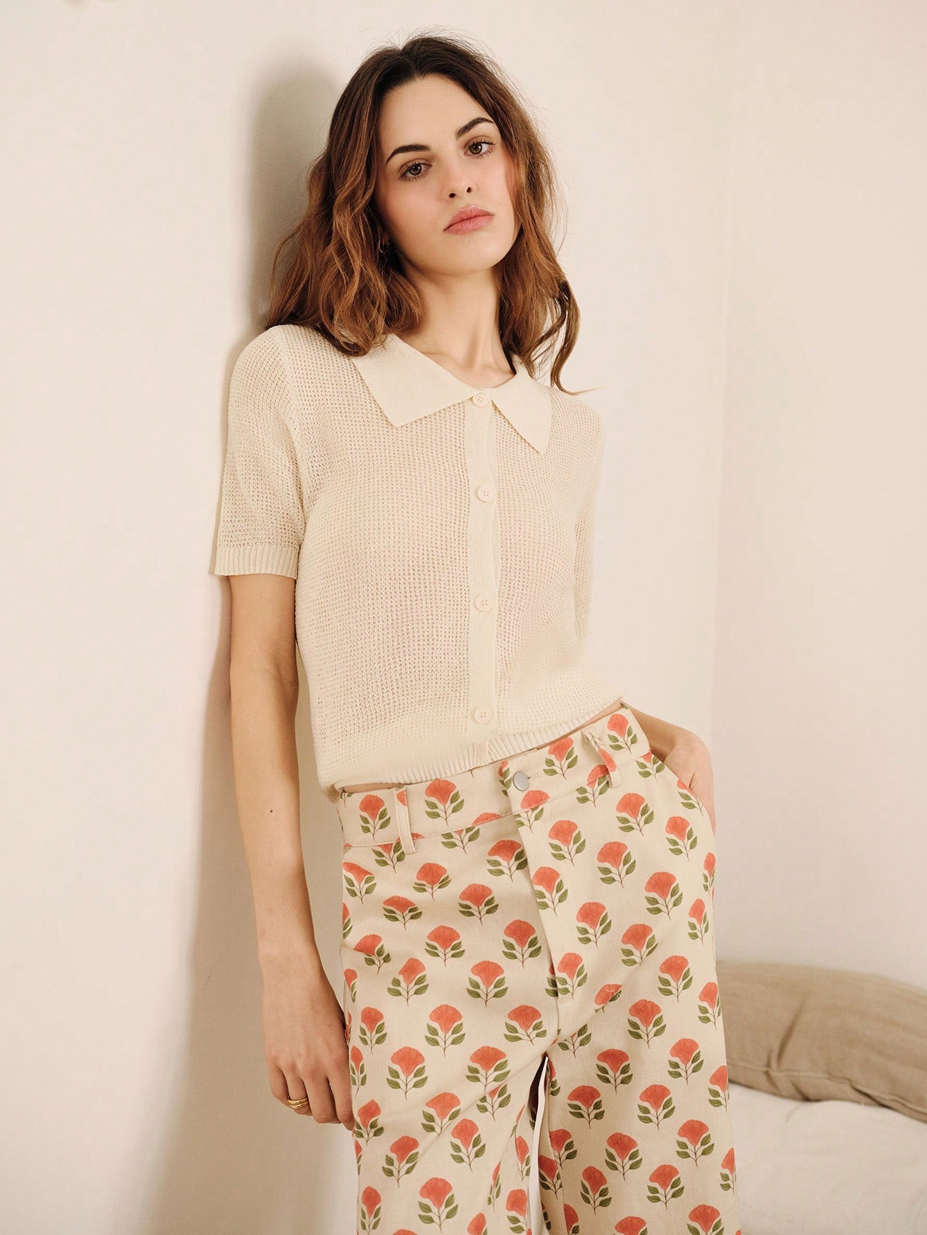 High-Waisted Straight-Fit White Pants With Red Geometric Floral Pattern Spring Summer French Style Parisian Style