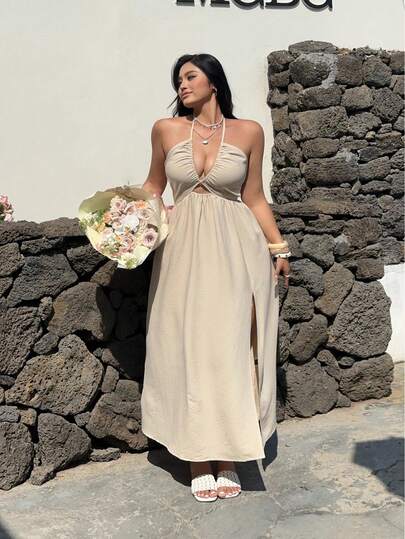 Sunnyshic Vestido con escote en V profundo sin espalda en color melocotón desnudo, vestido sexy con tirantes finos y cintura fruncida, atuendo para vacaciones en la playa