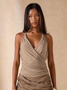 SHEIN BAE 女士夏季性感沙滩度假风纯色裹身褶皱露背系带吊带衫 - 卡其色 - 查看 5