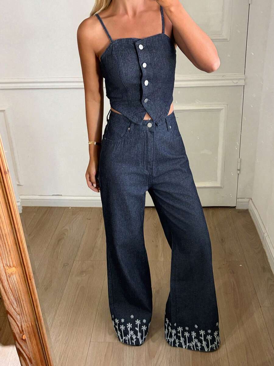 DAZY Bộ đồ thể thao nữ gồm áo hai dây thêu và quần jeans ống loe, phong cách thường ngày đi nghỉ mát. - Rửa tối - Xem 1