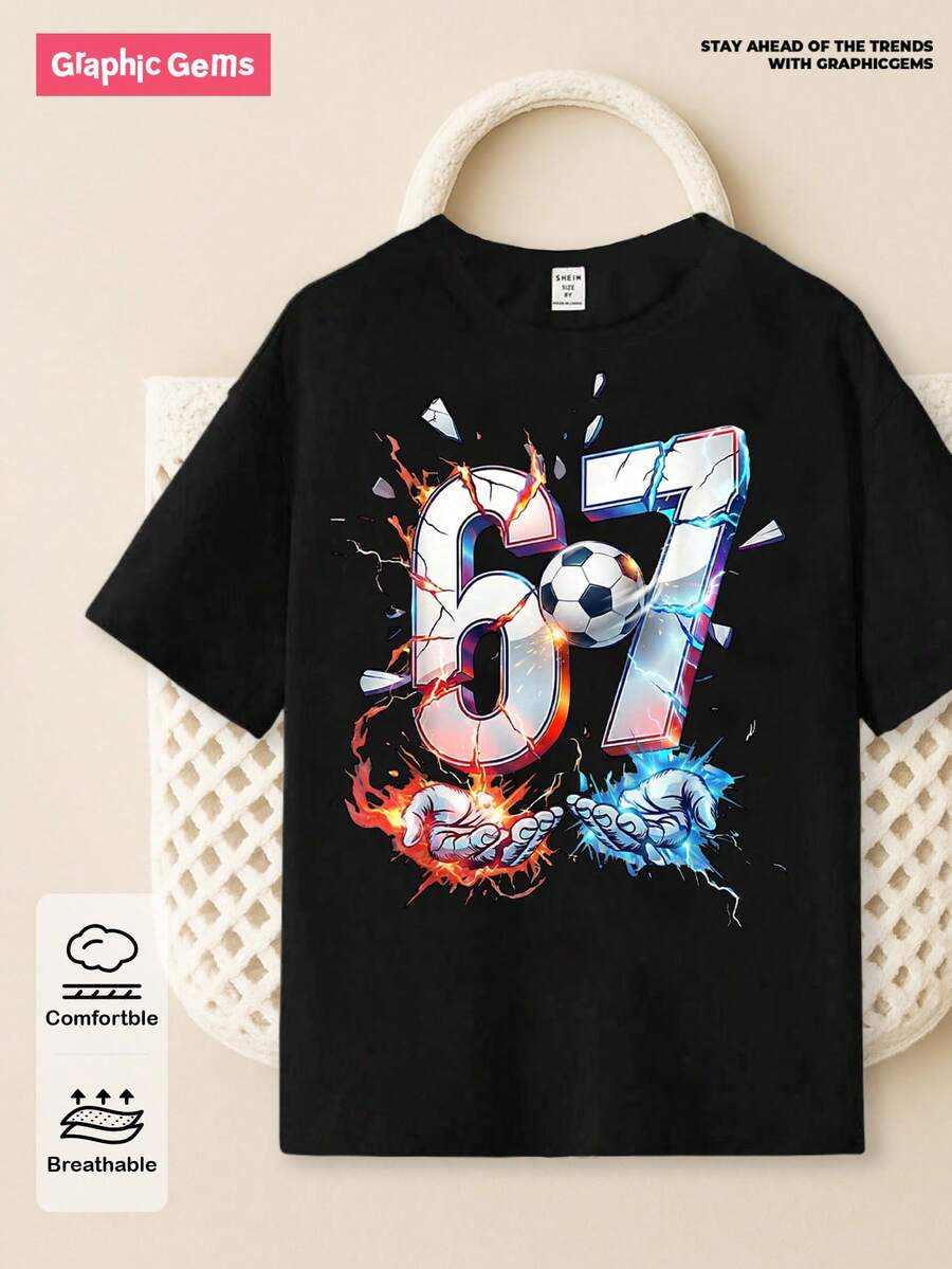 SHEIN GraphicGems 男童休闲时尚创意个性清新高端简约数字67足球图案印花基础款短袖T恤,舒适日常穿着,温暖的夏秋款式,适合春、夏、秋季穿着,男童嘻哈服饰 - 黑色 - 查看 1