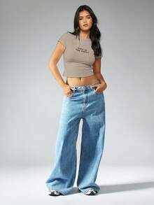 MISSGUIDED Bridal Wife Of The Party Cotton Slogan Short Sleeve Fitted Crop Top Crew Neck Tee - Grey - View 4