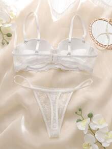 DelicateAllure Bộ đồ lót ren màu trơn có gọng dành cho nữ, gồm áo hai dây và quần lọt khe gợi cảm. - trắng - Xem 2