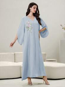 Yasmyna Gaun Maxi Turki Lengan Panjang Leher V Mewah dengan Bordir 3D dan Aplikasi Patchwork Warna Blok - Biru - View 4
