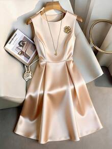 SHEIN Elenzya 女士香槟色缎面圆领无袖金色3D花朵金属扣腰带高端时尚优雅别致法式奢华中长连衣裙，春夏款 - 香檳色 - 查看 8