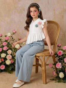 Conjunto de blusa y pantalones para niña preadolescente, elegante, con cuello de solapa, manga corta de volante, volantes y decoración de flor 3D - Celeste - Ver 3