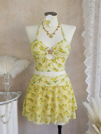 Bellisia Women's Latest Fashion Sweet Girl Style Spaghetti Strap Light Yellow Ditsy Floral Camisole With Metal Star Decor, Hollow Out Swimwear 3-Piece Set, Spring/Summer