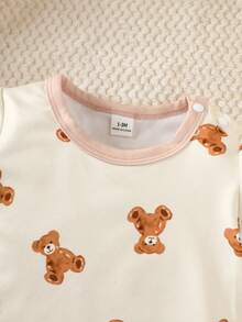SHEIN Bộ 2 món áo thun ngắn tay và quần short in hình gấu hoạt hình dễ thương cho bé trai, nhẹ và thoải mái, phù hợp mặc hàng ngày, dự tiệc, cho bé 0-1 tuổi, mẫu mới mùa hè. - Màu be - Xem 6
