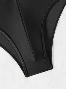 Manfinity Swimmode Bañador de triángulo hueco para hombre para vacaciones de verano, playa y piscina - Negro - Ver 6