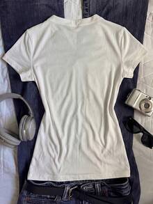 Noixe Y2K 女式露脐短袖T恤，心形领口带口袋，修身短袖上衣 - 白色 - 查看 2