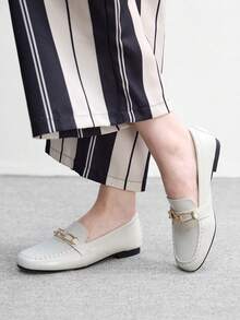 CUCCOO BIZCHIC Women's White Horsebit Bean Shoes Are Casual Flat Shoes Suitable For Daily Commuting And Leisure Travel. Spring Shoes - White - View 1