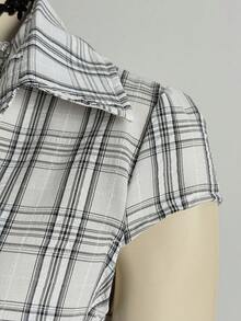 EgrlEra Women's Sexy Plaid Fabric Slim Fit Commuter Minimalist Office Lady Shirt - Multicolor - View 7