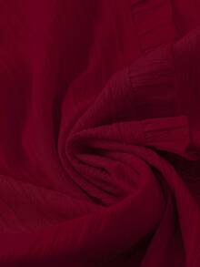 SHEIN LUNE CURVE Blusa francese taglie forti con scollo a V, bordo con volant e maniche a farfalla, romantica & snellente - Rosso - Visualizzare 3
