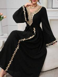 Al Najma Vestido casual, de fiesta y de viaje con cuello bordado, cintura anudada y plisado, estilo árabe para mujer - Negro - Ver 3