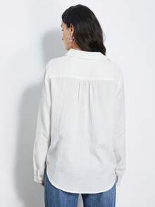 Aveloria Modichic 白色亚麻质感植物印花女式衬衫，花卉艺术插画印花，宽松直筒版型，长袖翻领设计，适合通勤、度假、休闲穿着。 - 白色 - 查看 2