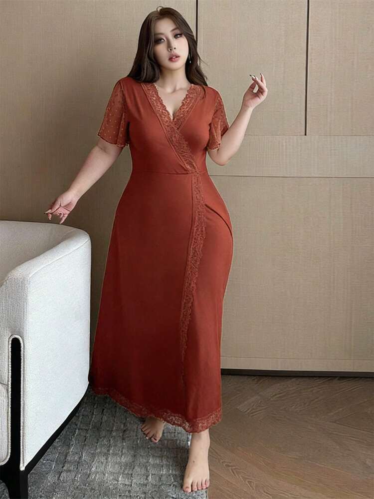 Dazy Plus Plus Size Women Contrast Lace Elegant Mid-Length Nightgown