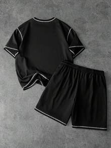 PAVTROS Bộ đồ nam tối giản in họa tiết, cổ tròn, tay ngắn gồm áo thun và quần short. - màu đen - Xem 2