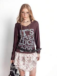 Bloopia 女士针织落肩长袖朋克风吊带系带字母印花上衣 - 酒紅色 - 查看 5