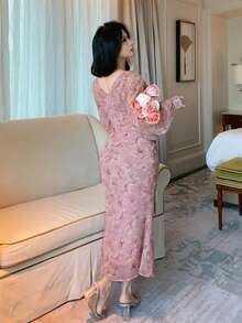 DAZY 女士V领收腰印花连衣裙，优雅度假风吊带裙 - 粉色 - 查看 5