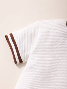SHEIN Casuvi Kids 男童夏季休闲运动日常穿着字母刺绣撞色条纹饰边短袖T恤和短裤套装 - 白色 - 查看 9