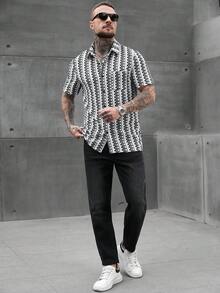 SLATEMANN 纯色纹理休闲男士短袖衬衫，夏季必备，适合户外休闲穿着，彰显男士绅士风范，日常休闲、周末旅行、户外活动、探险旅行、轻松的工作环境或半正式场合，也是送给男友/丈夫、周年纪念/生日礼物、派对、夏季假期、婚礼、春夏交替、狂欢节等场合的理想之选。这款男士波浪纹短袖纽扣衬衫休闲条纹印花夏季上衣，黑白男士衬衫，黑白图案男士衬衫，男士短袖纽扣衬衫，醒目印花衬衫，黑白图案男士衬衫，男士街头风衬衫。 - 黑與白 - 查看 3