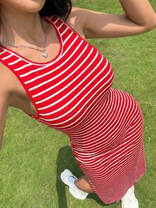 SHEIN EZwear Đầm nữ kẻ sọc hở lưng xẻ tà, đầm hở lưng, đầm xẻ tà, đầm hè gợi cảm, đầm hè hở lưng, đầm đỏ trắng, đầm đỏ đi biển cho nữ, đầm hở lưng, đầm kẻ sọc đỏ, đầm xẻ cao, đầm hè hở lưng, đầm không tay, đầm liền thân, đầm hè cho nữ. - Đỏ và trắng - Xem 5