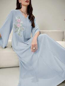 Yasmyna Gaun Maxi Turki Lengan Panjang Leher V Mewah dengan Bordir 3D dan Aplikasi Patchwork Warna Blok - Biru - View 1