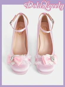 Dola Lovely 梦幻甜美少女风浅粉色缎面女士高跟鞋，方头粗跟，饰有水钻搭扣蝴蝶结踝带玛丽珍鞋，洛丽塔甜美少女专属，适合下午茶洛丽塔套装、生日派对等场合穿着 - 粉色 - 查看 5