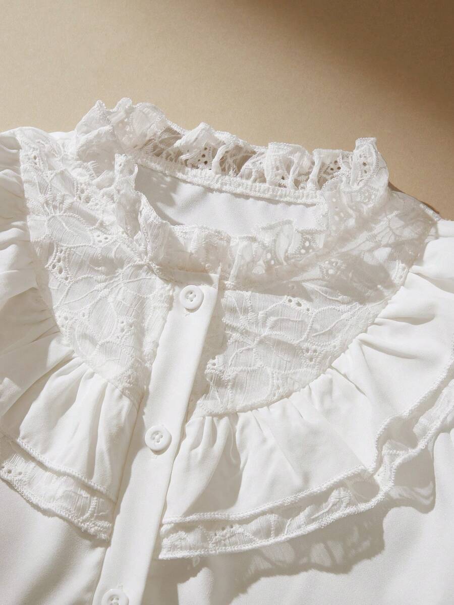 SHEIN 青少年女孩蕾絲網格拼接荷葉邊短袖白色襯衫，復古優雅公主風夏秋上衣，適用於洗禮、畢業典禮、校園穿搭 - 白色 - 查看 1
