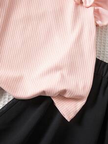 Mädchen Set aus mehrfarbigem Kurzarm T-Shirt und Rock. Das rosa Kurzarm-Top hat mehrlagige Rüschendetails an den Ärmeln für einen engen Sitz und einen schmeichelhaften Effekt, kombiniert mit einem schwarzen A-Linien-Rock. Geeignet für den täglichen Lässig-Stil. - Verschiedenfarbig - Übersicht 4