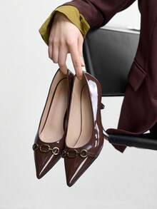 CUCCOO BIZCHIC 女士高跟鞋，棕色漆皮尖头高跟鞋，金属扣细高跟鞋，优雅宴会日常通勤百搭女鞋 - 棕色 - 查看 4