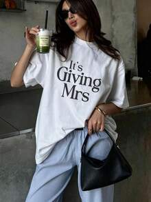 INAWLY Áo thun "It's Giving Mrs" dành cho cô dâu tương lai, áo thun đính hôn, áo thun cổ tròn tay ngắn cho tiệc độc thân. - trắng - Xem 3