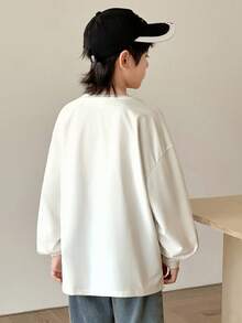 SHEIN Little Byeori 2pcs/Set Tween Boys Off-White Back-To-School Oversized Graphic Fleece Crew Neck Sweatshirt And Denim Pants Set,Autumn School Casual Korean Style - White - View 2
