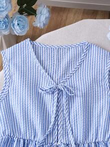 SHEIN 条纹无袖V领收腰上衣+宽松直筒裤，适合少女穿着——上衣上的蝴蝶结装饰散发着青春魅力，时尚百搭，是日常穿着的理想选择。 - 藍色 - 查看 4