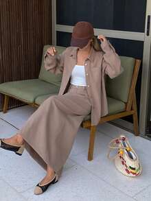 DAZY 女士宽松牛仔衬衫，带领子和口袋；搭配宽松直筒长款牛仔裙，后开衩，休闲水洗牛仔套装 - 卡其色 - 查看 4