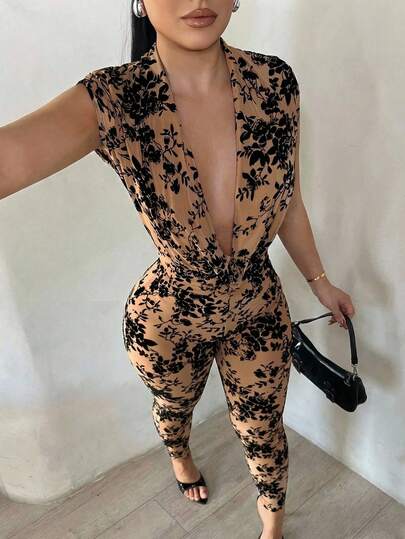SHEIN SXY Women's Casual Floral Print Deep V-Neck Sleeveless Jumpsuit, Summer,Y2K,Sexy,Summer,Spring,Carnival,Rave,Going Out
