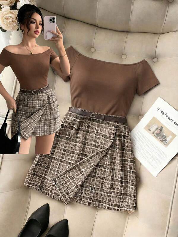 Franclia 女士格子迷你裙搭配露肩T恤，适合通勤、优雅日常穿着和浪漫约会。
