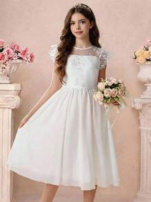 Pitira Teenager Mädchen Weißes einfarbiges Kleid mit Rüschenärmeln, gerüschtem Saum, Stickerei und transparenten Einsätzen, eleganter ausgestellter A-Linie Schnitt, geeignet als Blumenmädchenkleid, für Abschlussfeiern, Partys, Frühling/Sommer, langes Abendkleid - Weiss - Übersicht 1