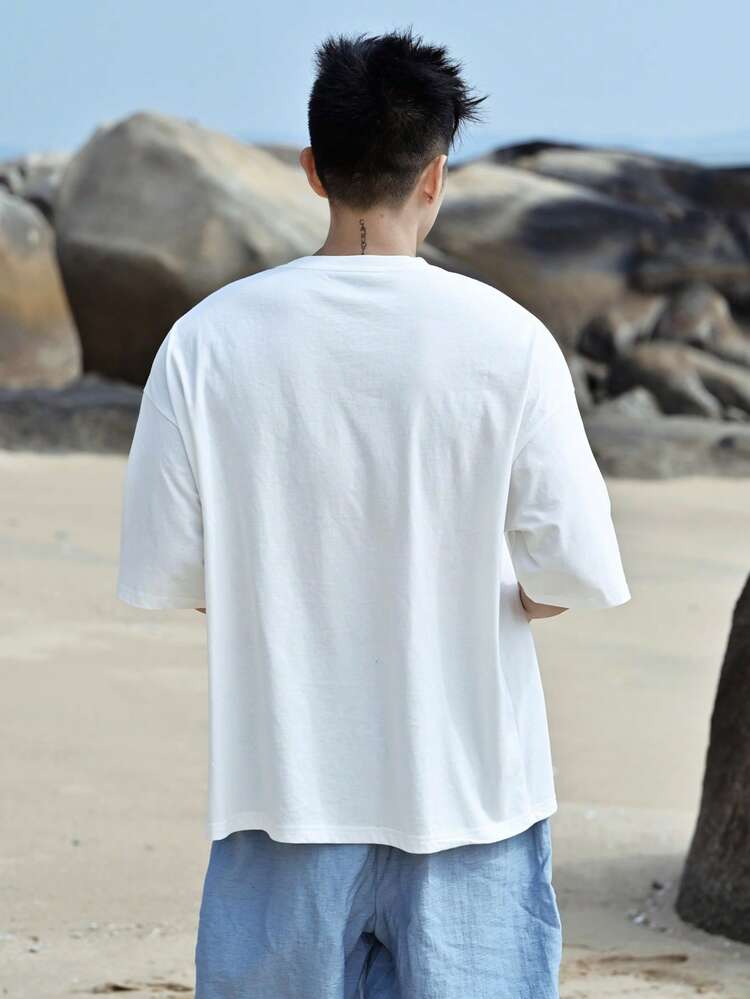 Men's Short Sleeve Cropped White T-Shirt With Printed Pattern, Summer