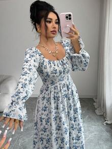 Rafferiza 蓝色碎花方领长袖喇叭腰身修身后褶长连衣裙，适合春夏穿着 - 藍色 - 查看 7