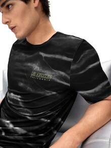 Top de pijama casual para hombre con texto en inglés impreso que se asemeja a un patrón de cebra - Negro - Ver 6