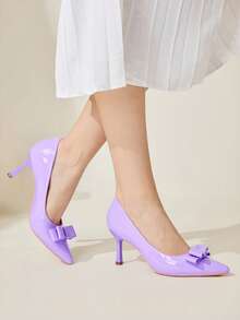 CUCCOO CHICEST Giày cao gót nữ màu xanh lá cây bóng, mũi nhọn, gót mảnh, kiểu dáng thanh lịch, thoải mái, đơn giản, phù hợp cho cả bốn mùa, với chi tiết nơ thắt, chất liệu da bóng. Thích hợp cho ngày lễ Thánh Patrick, Giáng sinh, hẹn hò, tiệc trà chiều, công sở, giày cưới sang trọng, giày mùa xuân, giày cô dâu. - Màu tím - Xem 4