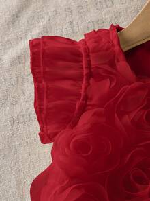 SHEIN 2pcs Baby Girl Red Summer Elegant Glam 2nd Birthday Outfit Chic 3D Rose Floral Petal Texture Tulle Ruffle Flutter Sleeve Tops&Skirts Set Easter Dress - Red - View 5
