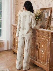 Modelyn 女士翻领度假风热带印花长袖睡衣套装，秋冬舒适优雅细节 - 杏色 - 查看 2