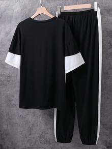 Vacaura 2件套青少年男童休闲撞色拼布字母印花T恤和运动裤套装 - 黑與白 - 查看 2